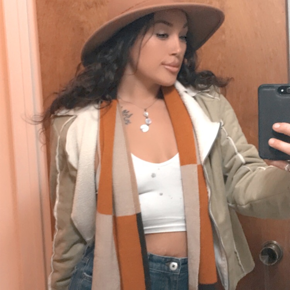 Meet your Posher, Erika